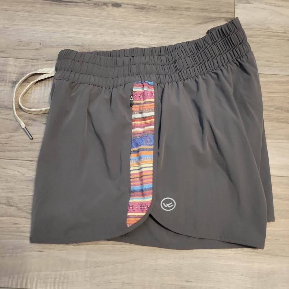 Wowie Kozie Shorts Womens Small Gray Aztec Lined 2.5" Inseam Zip Pockets Stretch